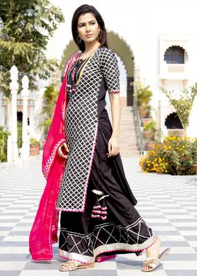 Black Embroidered Crepe Kurta And Skirt Set 4