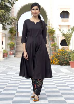 Black Plain Crepe Kurta With Trouser 1