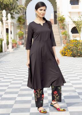 Black Plain Crepe Kurta With Trouser 2