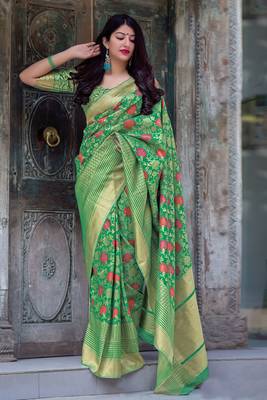 Green Woven Banarasi Silk Blend Saree With Blouse 1