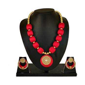 Red necklaces 1