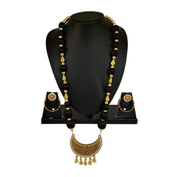 Black necklaces 1