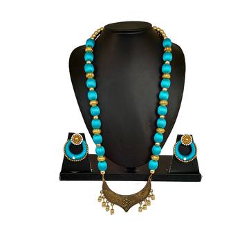 Blue necklaces 1