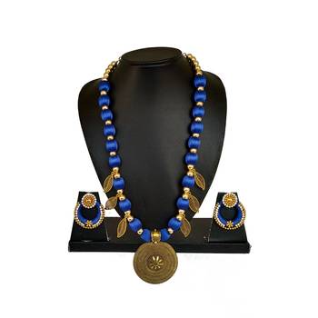 Blue necklaces 1