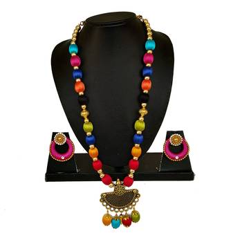 Multicolor necklaces 1