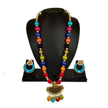 Multicolor necklaces 1