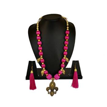 Pink necklaces 1