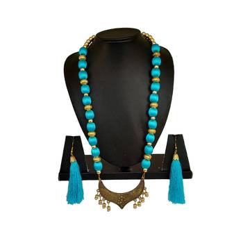 Blue necklaces 1