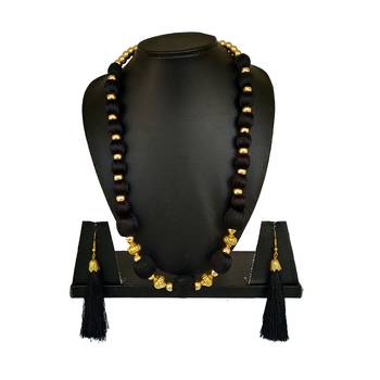 Black necklaces 1