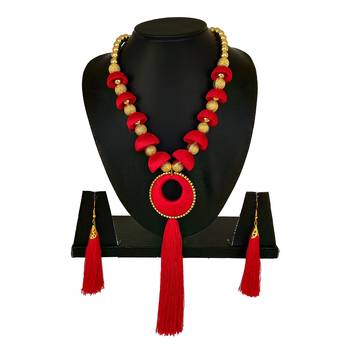 Red necklaces 1