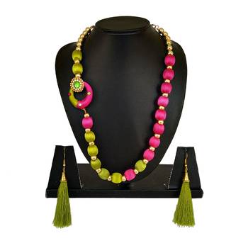 Green necklaces 1