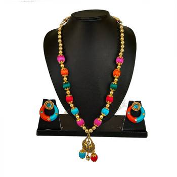 Multicolor necklaces 1