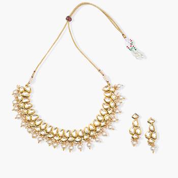 Uncut Kundan Choker With Pearls And Matching Earrings 1