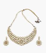 Flower Shaped Kundan Choker With Matching Flower Kundan Earrings