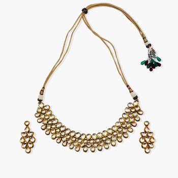 4 Line Kundan Choker With Matching Long Earrings 1