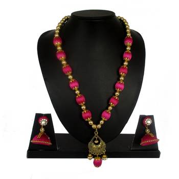 Pink necklaces 1