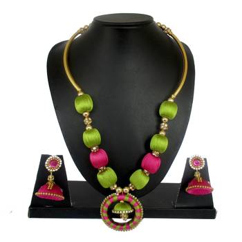 Green necklaces 1