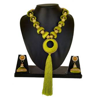 Green necklaces 1