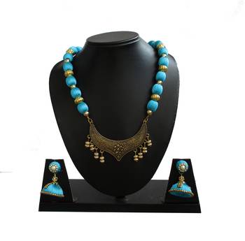 Blue necklaces 1