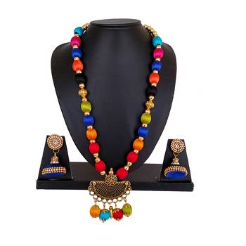 Multicolor necklaces 1