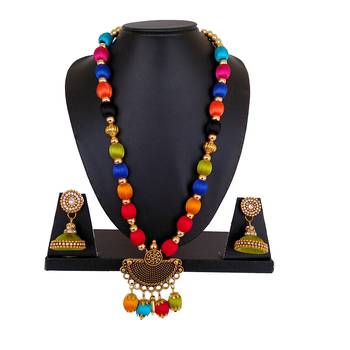 Multicolor necklaces 1