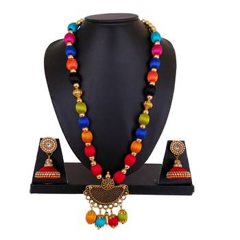 Multicolor necklaces 1