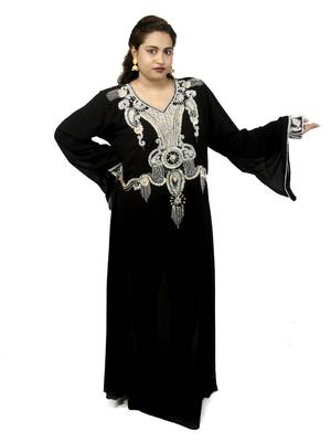 Black embroidered georgette islamic kaftan 1