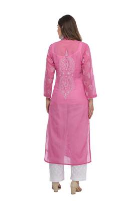 Onion Pink Embroidered Cotton Chikankari Kurti 2