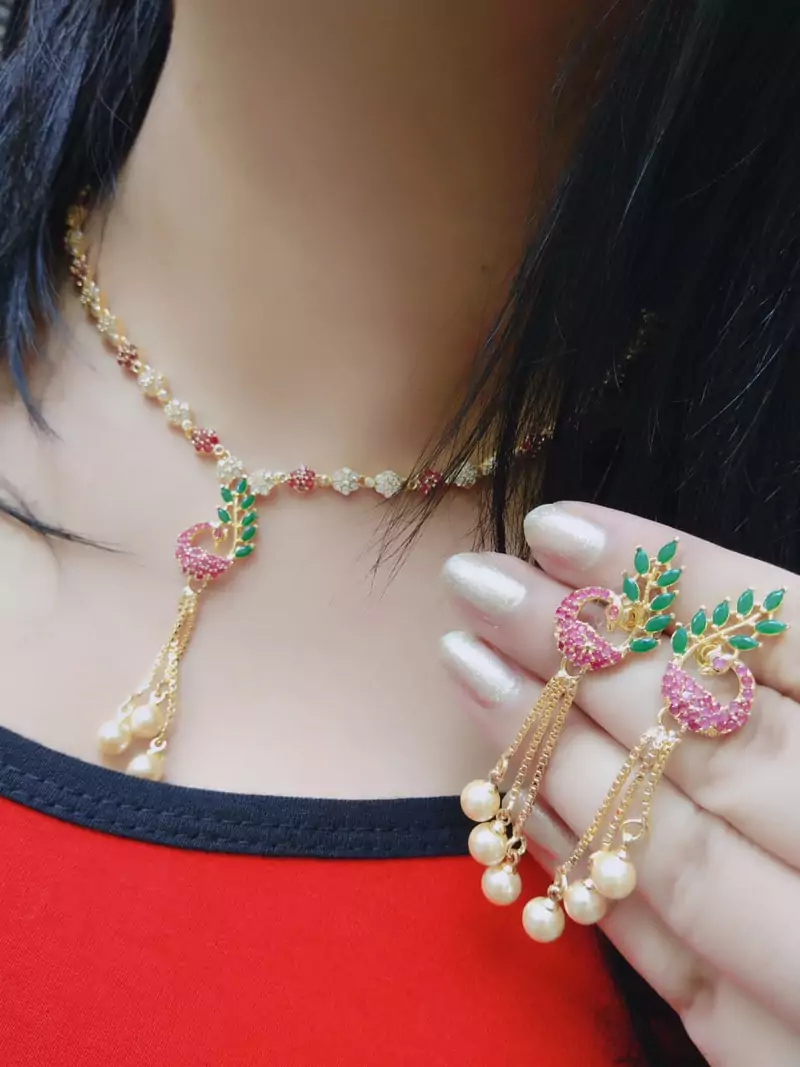 Multicolor necklaces
