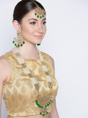 Green necklaces 1