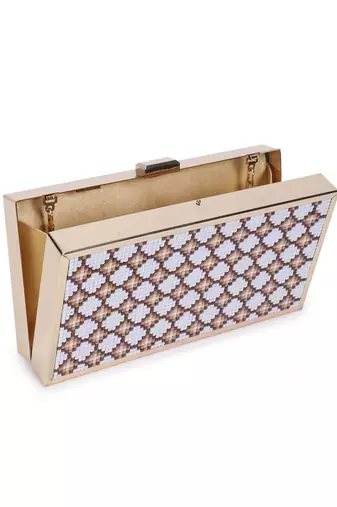 Tile pattern clutch