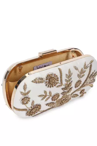 Dazzling beige clutch