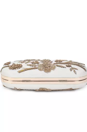 Dazzling beige clutch
