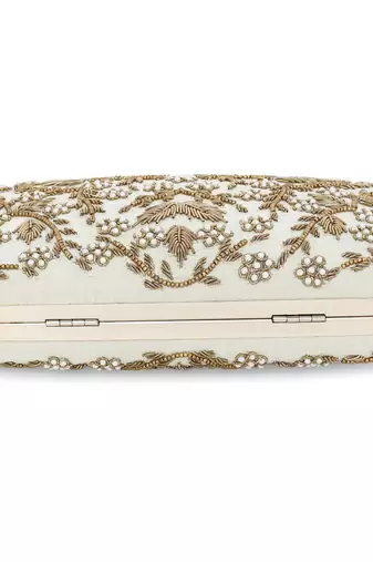 Pearl precious clutch
