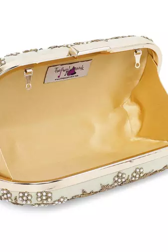 Pearl precious clutch