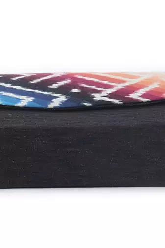 Fun flap clutch