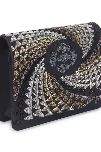 Illusion clutch