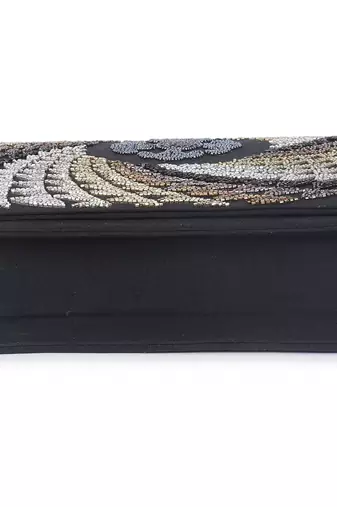 Illusion clutch