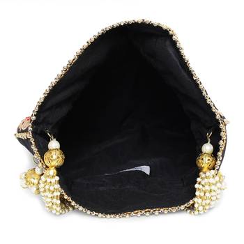 Black paisley potli 5