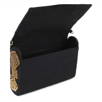 Blazing black clutch 4