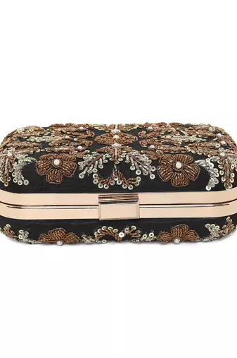 Black backyard clutch