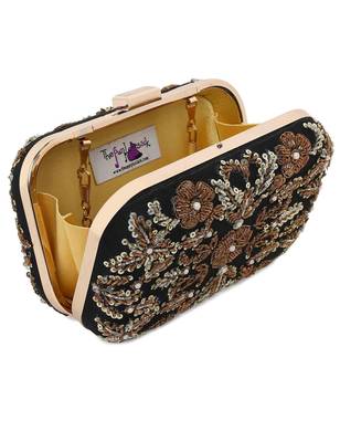 Black backyard clutch 4