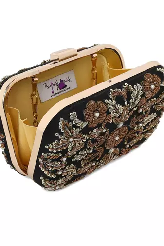 Black backyard clutch