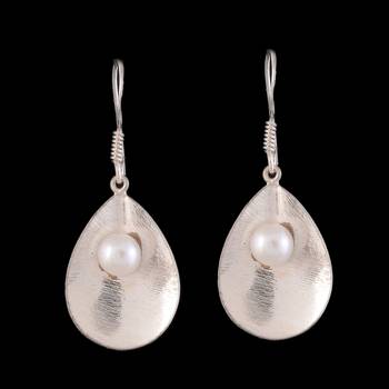 3.88 Gms Silver With Pearl Elegant Earrings 1