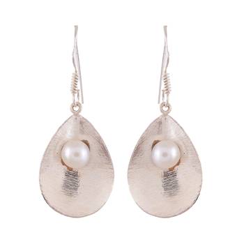 3.88 Gms Silver With Pearl Elegant Earrings 2