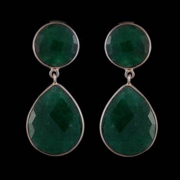 13 Gms Silver With Emerals Elegant Earrings 1