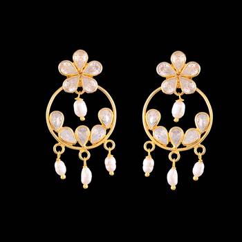 Golden Kundan Elegant Earrings 1