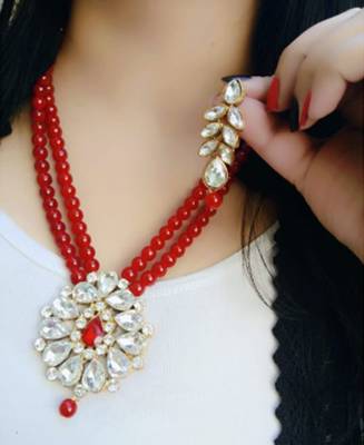 Red necklaces 1
