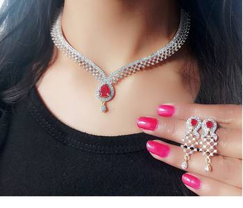 Red necklaces 1
