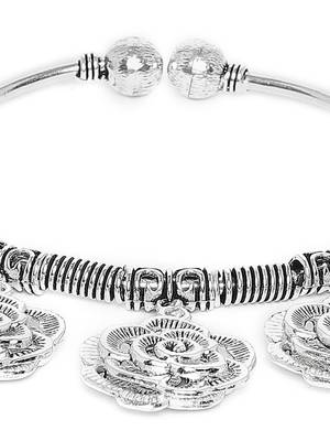 Zerokaata Chunky Floral Oxidized Silver Charm Bracelet 4